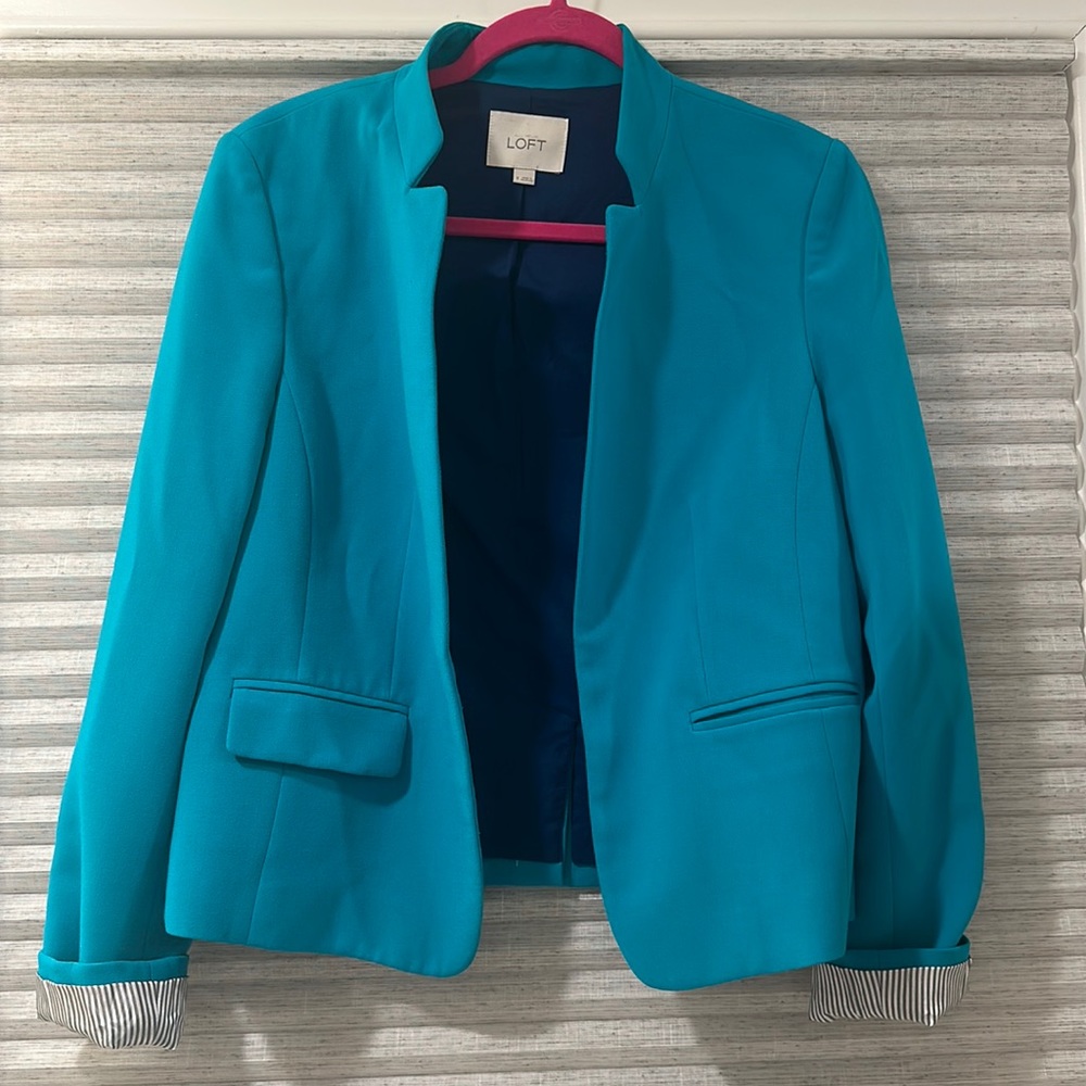 Fully lined LOFT blazer size 8 teal/blue color with navy liner